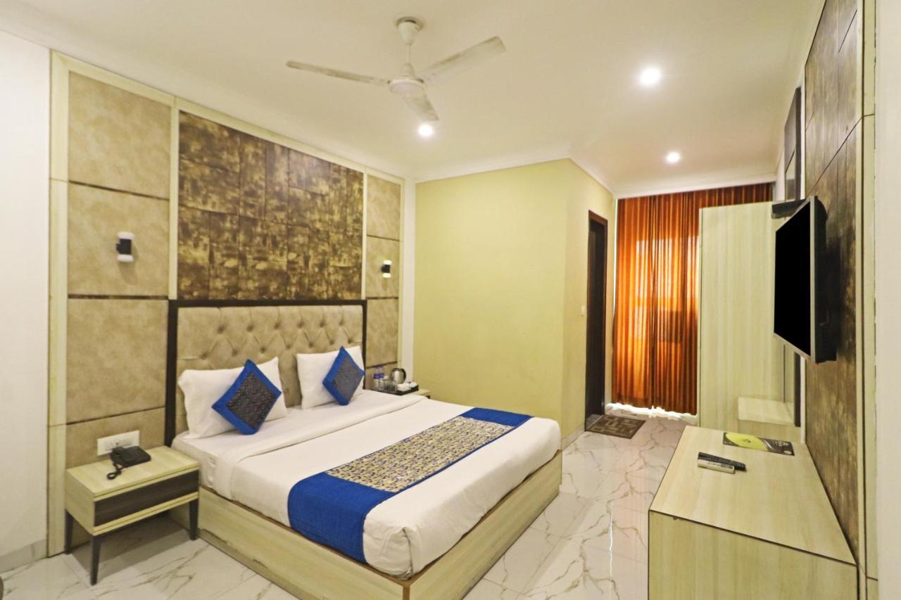 Hotel Almora Near Delhi Airport Nueva Delhi Exterior foto