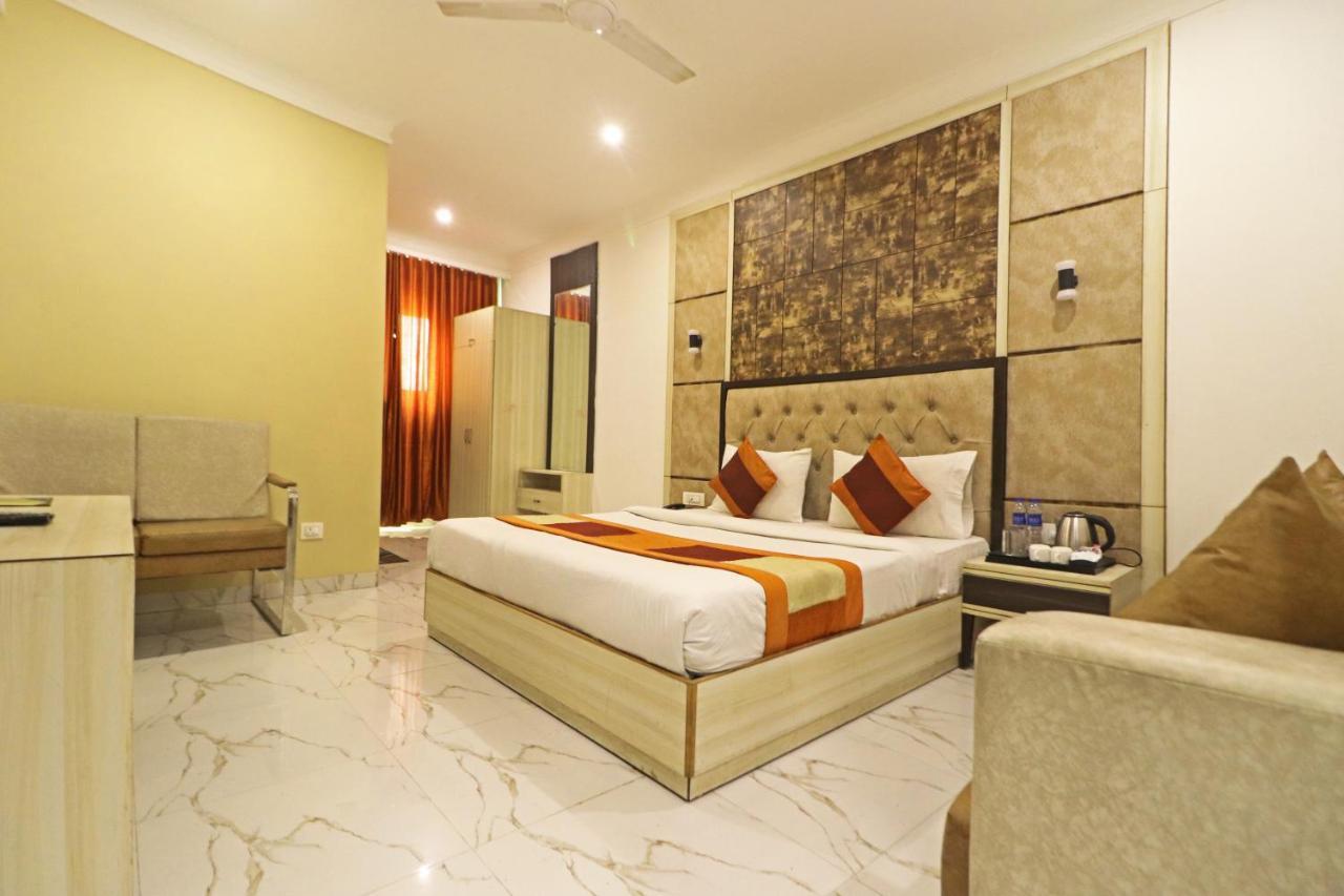 Hotel Almora Near Delhi Airport Nueva Delhi Exterior foto